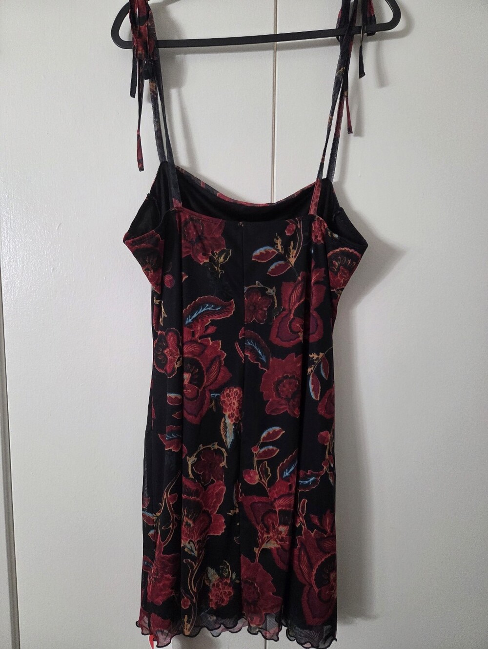 CIDER Black Floral Body Con Strap Dress - Picture 5 of 5